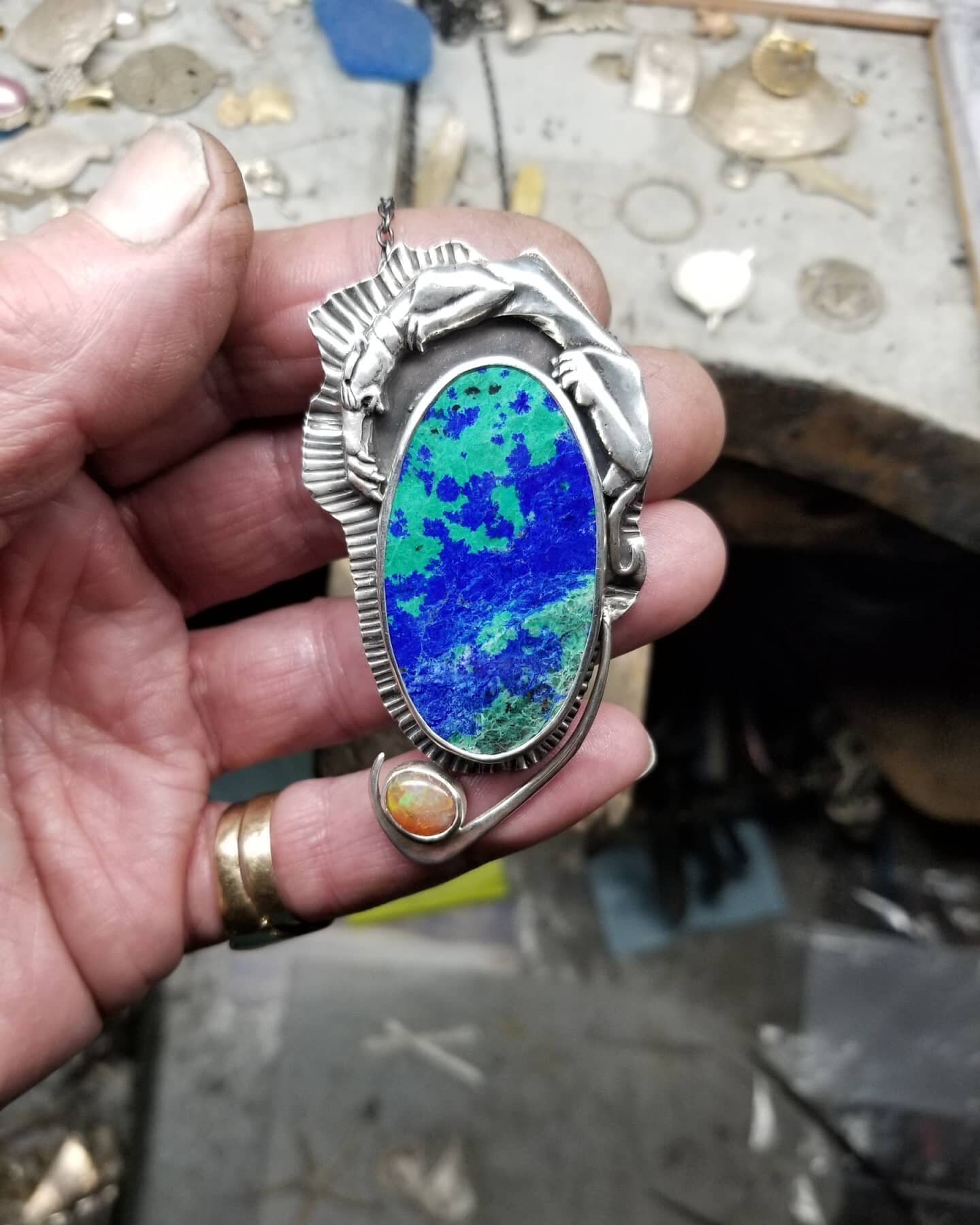 Stalking Leopard Pendant 
#azuritemalachite #handcraftedjewelry #artisanjewelry #repousse