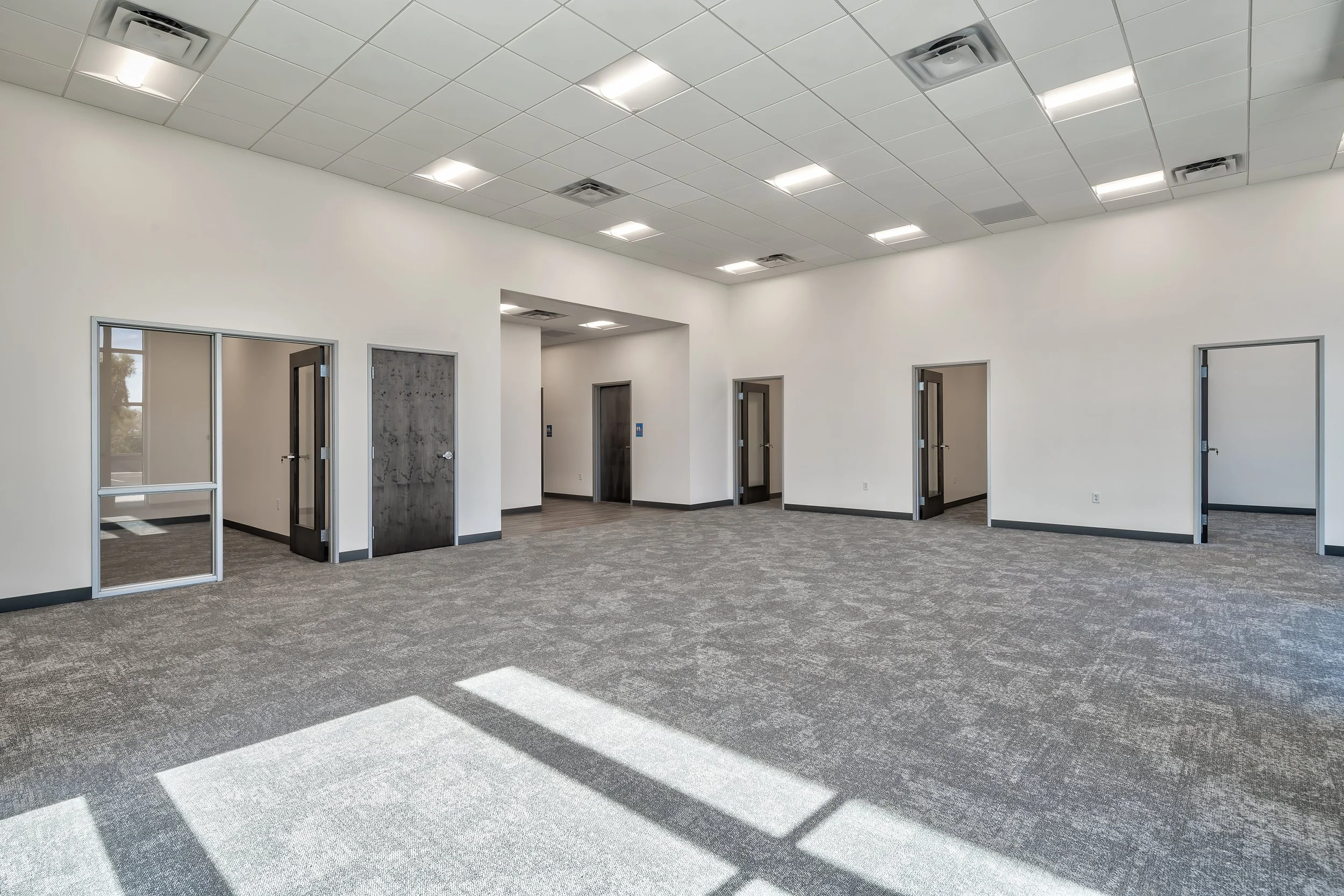 KBC Summit 12730 Interior - 04.jpg