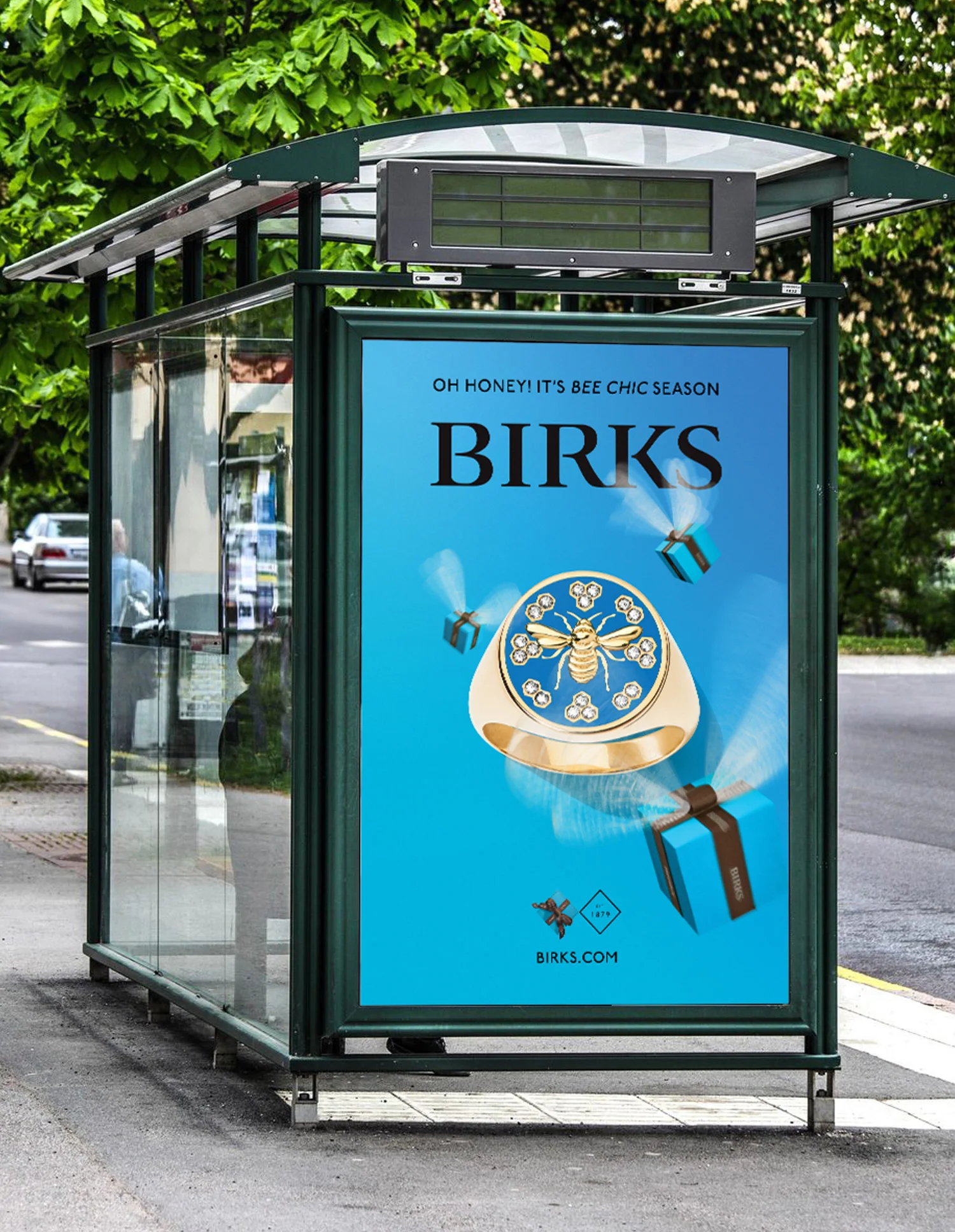 Conceptual advertising campaign for jewellery brand Birks (Bee Chic Collection) by Guillaume Briere, a creative director specialized in luxury brands based in Montréal and Toronto. On-model and still life photography.