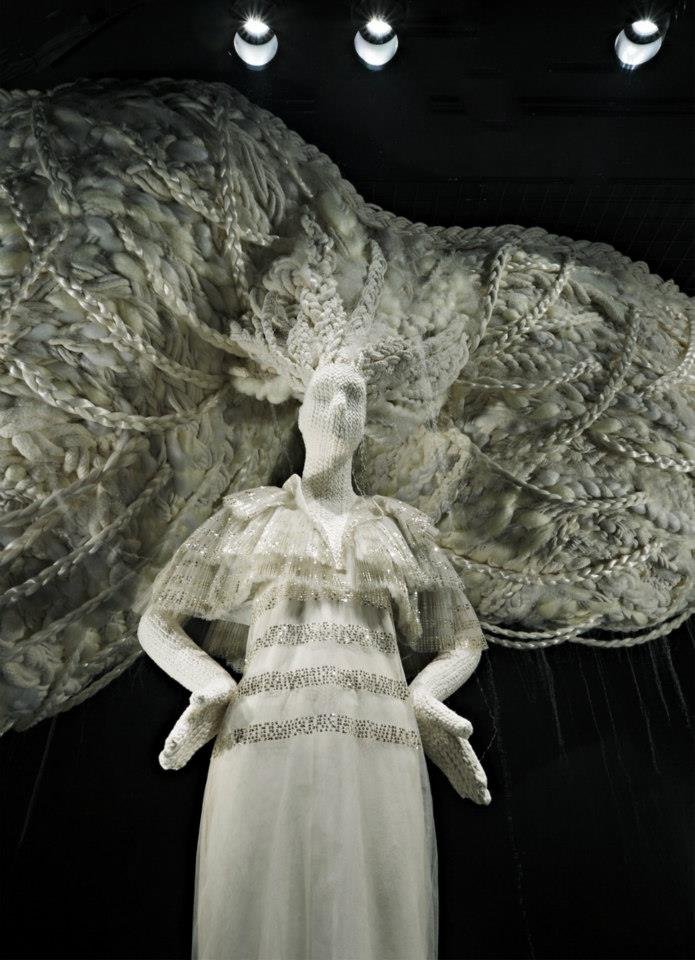 best-window-displays_barneys-new-york_2013_60-years-of-chloe_02.jpg
