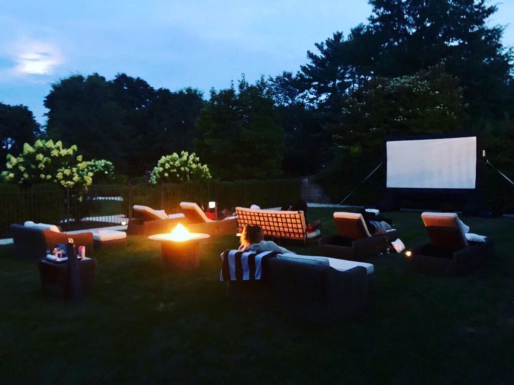turn your backyard into a cozy outdoor movie night 🎥 🍿 #sebassevents
.
.
.
#sebass #outdoor #movie #inflatablescreen #greenwich #fairfield #stamford #darien #lounge #firepit #projection #events #social #safe