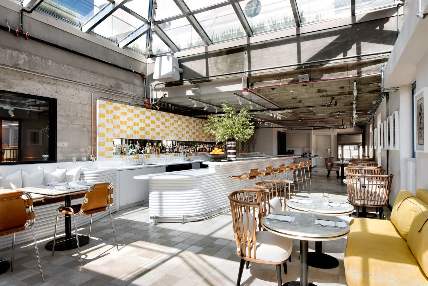 MEMBERS BAR