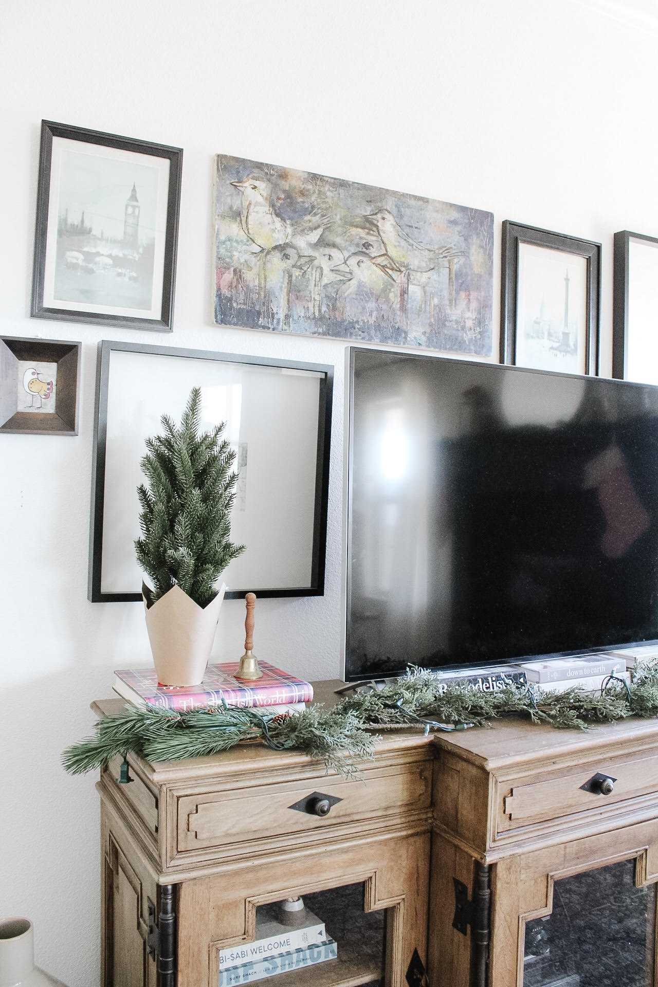 Tiny Bits of Happiness || Holiday Decor