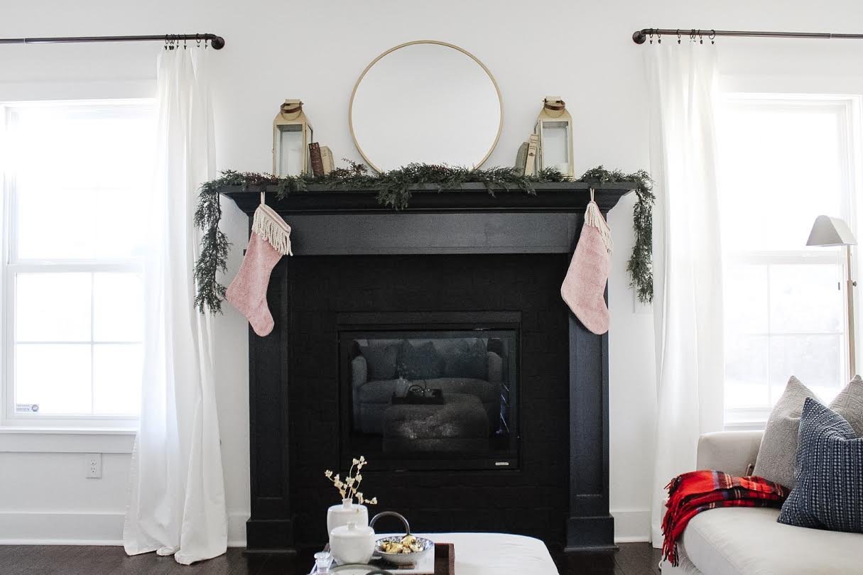 Tiny Bits of Happiness || Holiday Decor