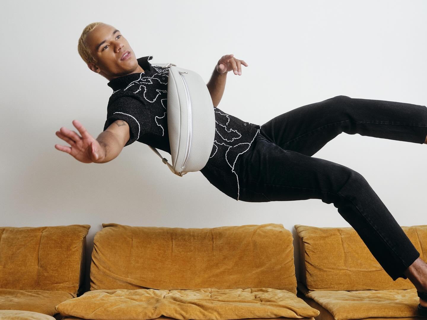 Still introducing these special talented people who poses for Hotelmotel.  Here&rsquo;s @paolo.askia 
Paolo is a bright boy with a smile that never leaves his face. Interdisciplinary artist: Actor, singer, dancer, and videographer, he&rsquo;s been pa