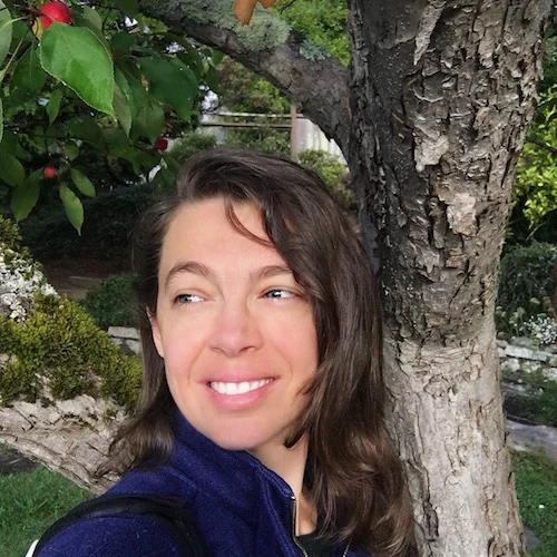 KATRIN WELCH is a Greek-American woman, an applied mindfulness facilitator and mindfulness instructor who reflects on technology and privilege in our self-awareness and the mindfulness movement at large.