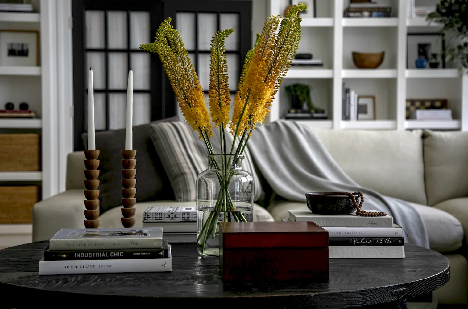 MASON DESIGN + DEVELOPMENT / PHOTOGRAPHY Photographic content capturing Mason D+D's luxurious interior design style. Client: residential NYC loft. Photographs used for print and digital publishing.