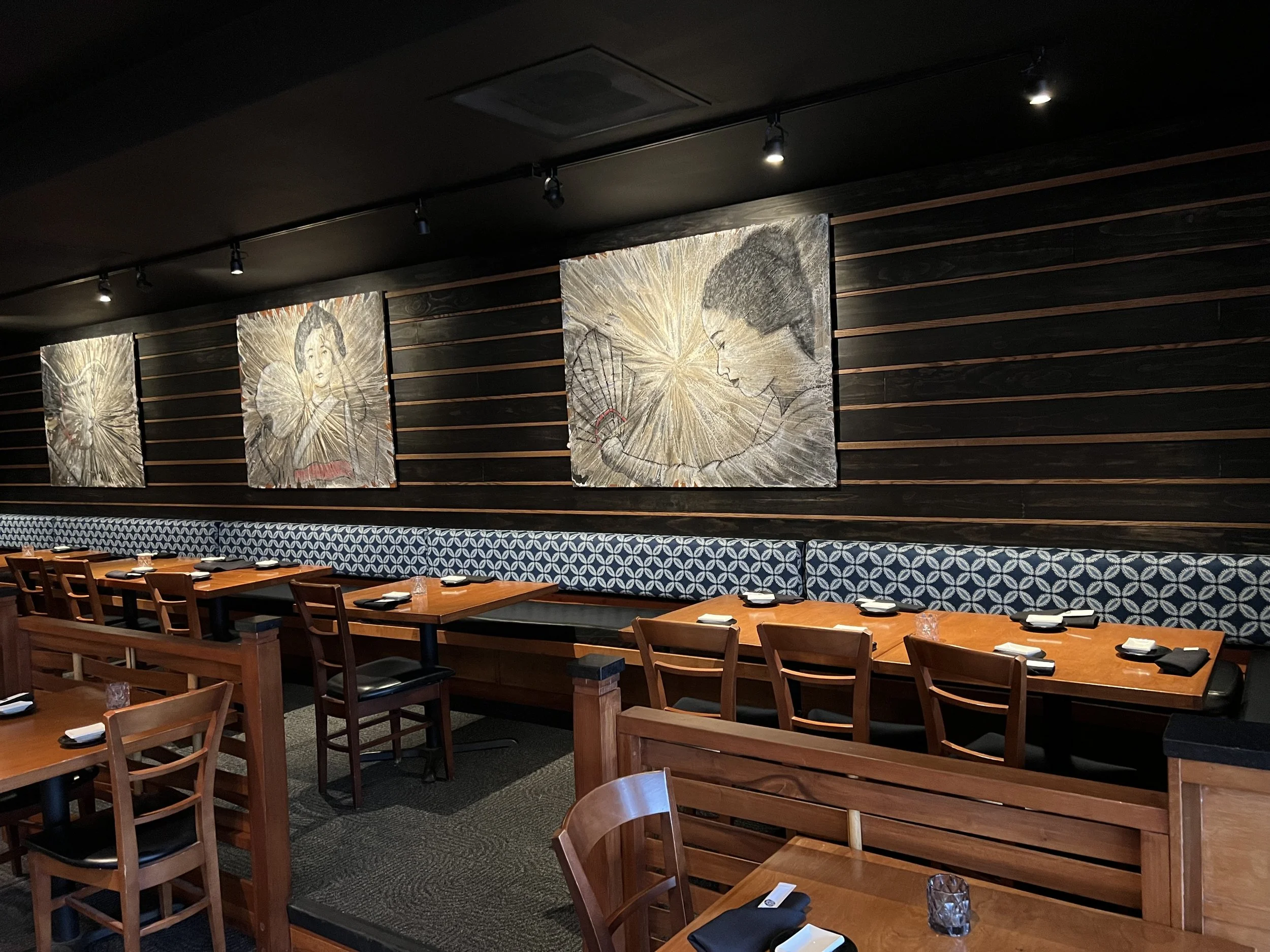 13Northbrook dining Wall at night.jpeg