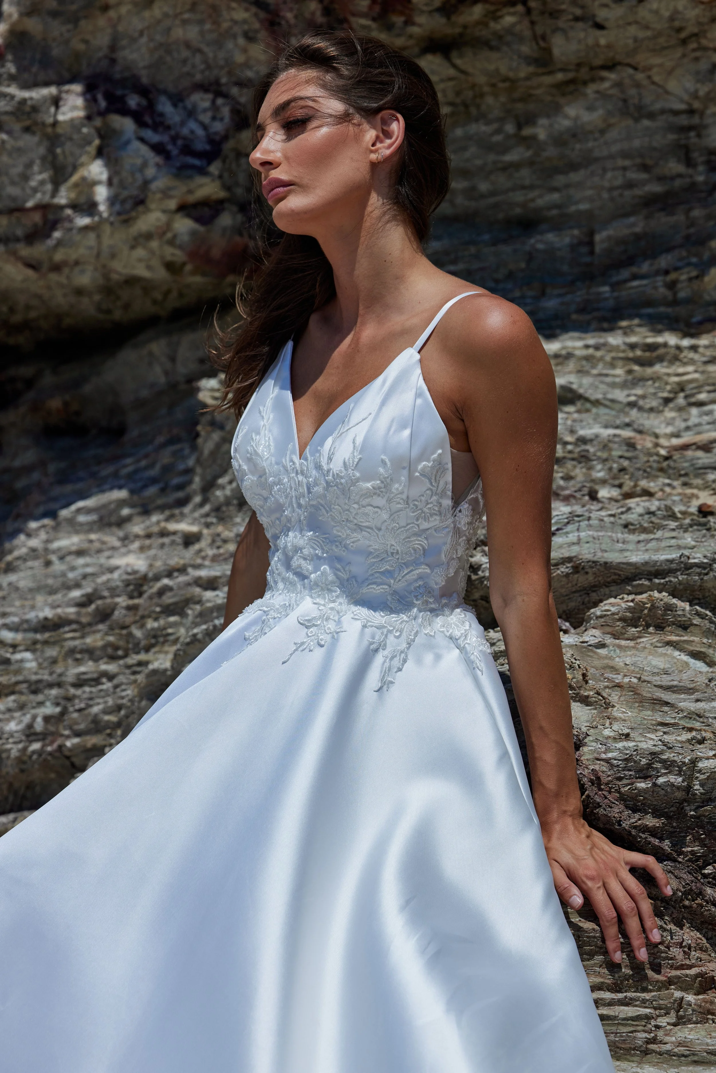 Wedding Dresses Hamilton luxurious Satin, lace, Mikado and tulle