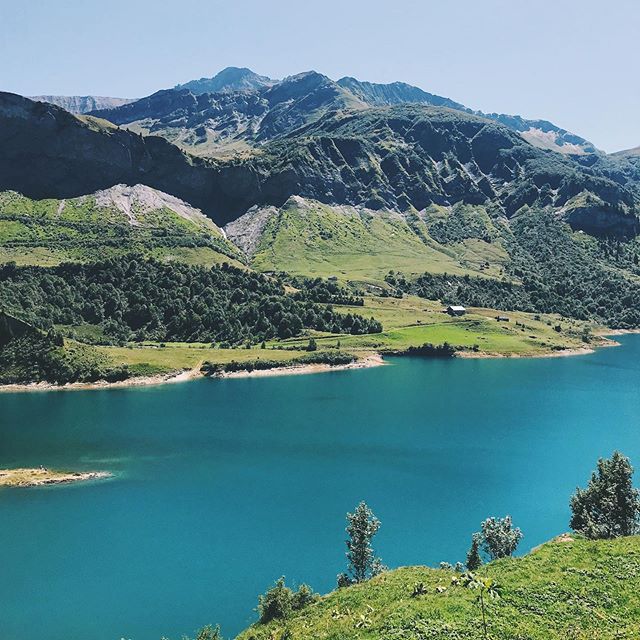 &gt; Chaque week-end c&rsquo;est une nouvelle d&eacute;couverte dans ce terrain de jeu☀️👌 #beaufort #coldelalauze #beaufortain #montagne #alpes #savoie #lacderoselend #savoiemontblanc #trailrunning