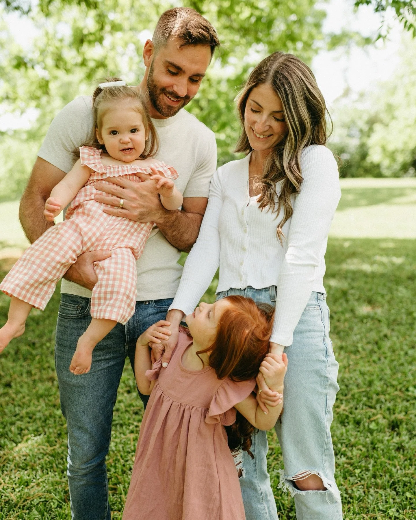 Nothing sweeter than photographing the Fredericko&rsquo;s family again, with their new addition 🥰  loved this summer vibe session. 

Karolina Pora Photography is a family lifestyle photographer in the Portland, OR and Vancouver, WA metro areas.

#pn