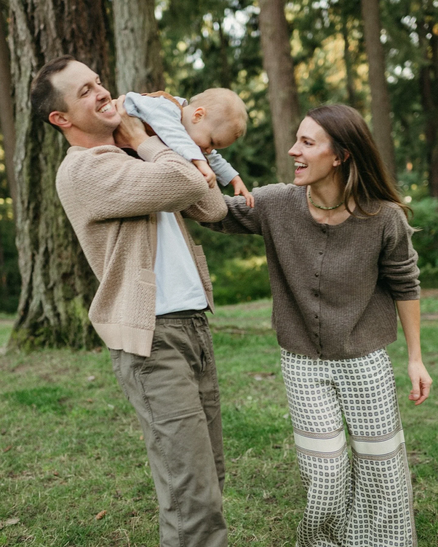 Just one of those sessions that felt effortless. Good laughs, good energy, and the sweetest crew 💛 

Sarah, Grant &amp; little Pierce.

Karolina Pora Photography is a family lifestyle photographer in the Portland, OR and Vancouver, WA metro areas.

