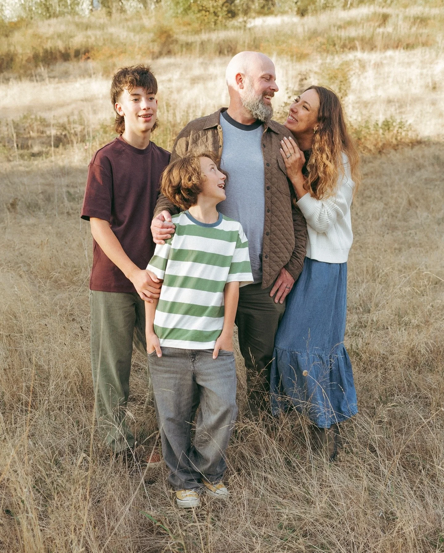 Still swooning over this session with the North family &mdash; the light, the scenery, the energy&hellip; everything came together beautifully. 

Happy Friday friends!

Karolina Pora Photography is a family lifestyle photographer in the Portland, OR 
