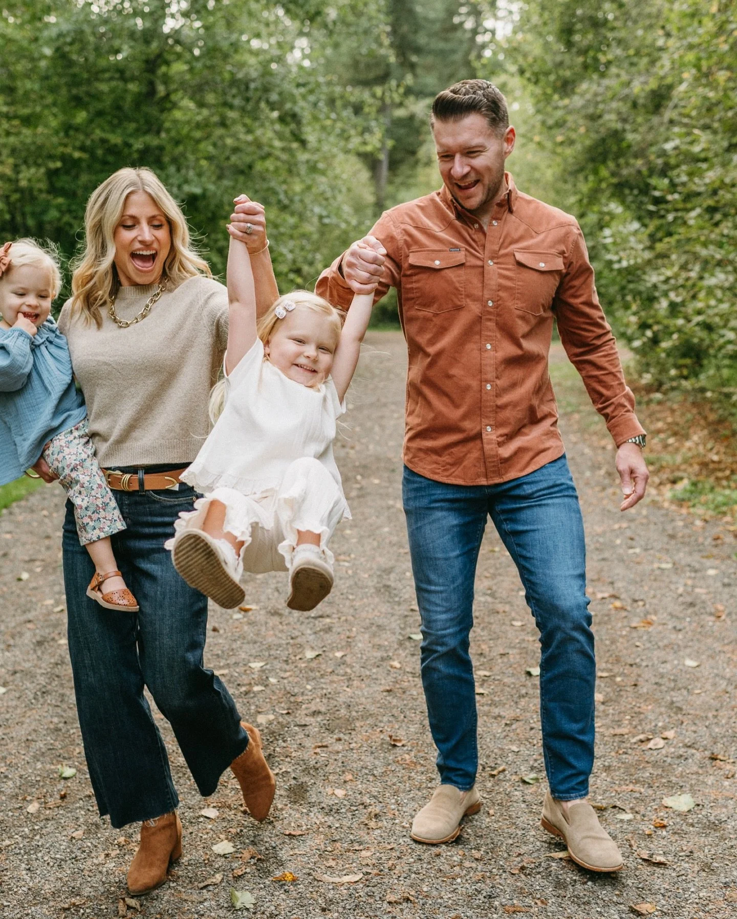 This crew brought all the love and the laughter. Truly the sweetest family!

Happy Monday! Hope everyone had a wonderful Thanksgiving!

Karolina Pora Photography is a family lifestyle photographer in the Portland, OR and Vancouver, WA metro areas.

#