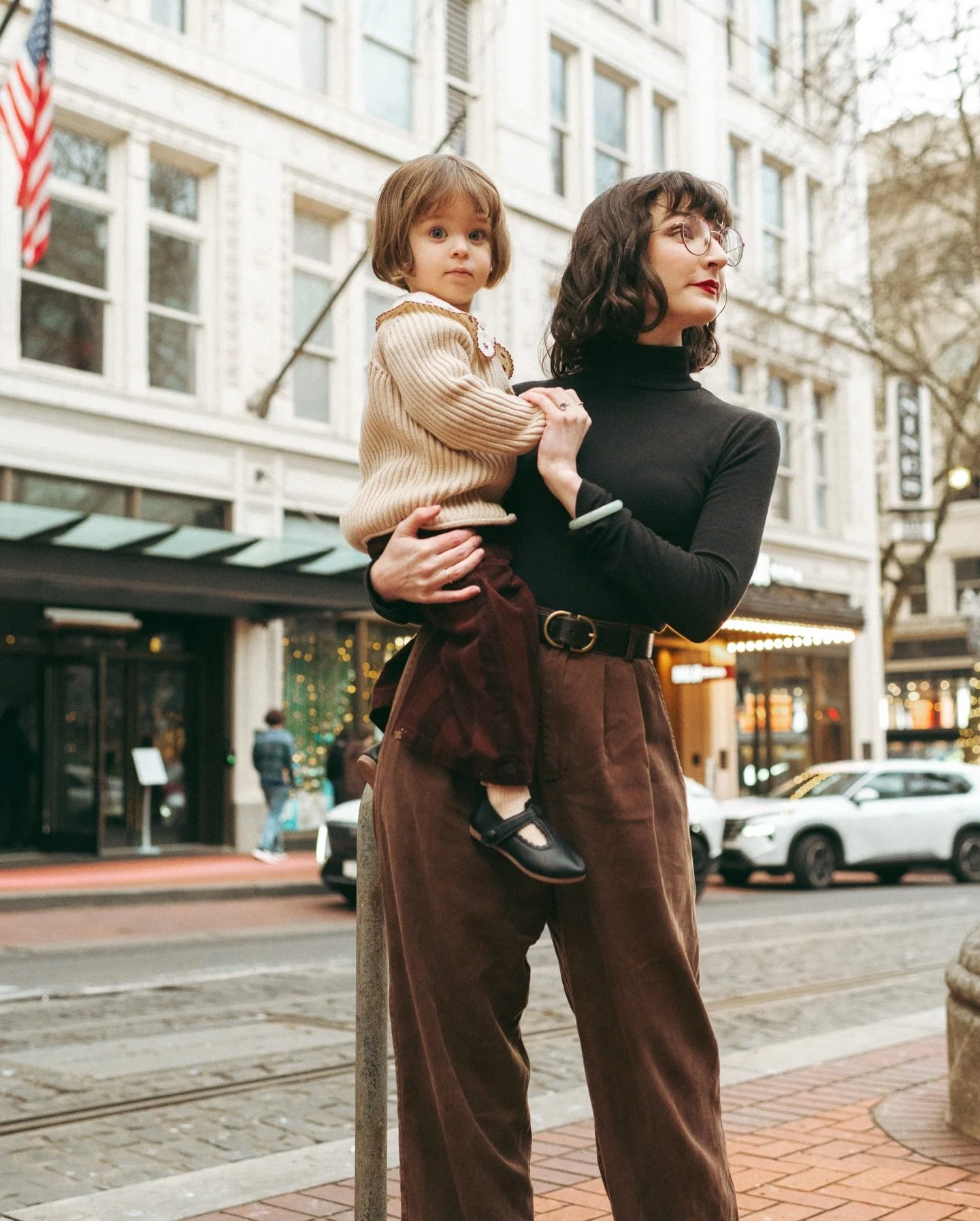 Happy New Year, everyone! 🎉 I hope you had an amazing holiday season!
Kicking off 2026 by sharing my last session of 2025 in downtown Portland. I loved the change of scenery and getting to work with this adorable family again 🥰

Happy Friday!