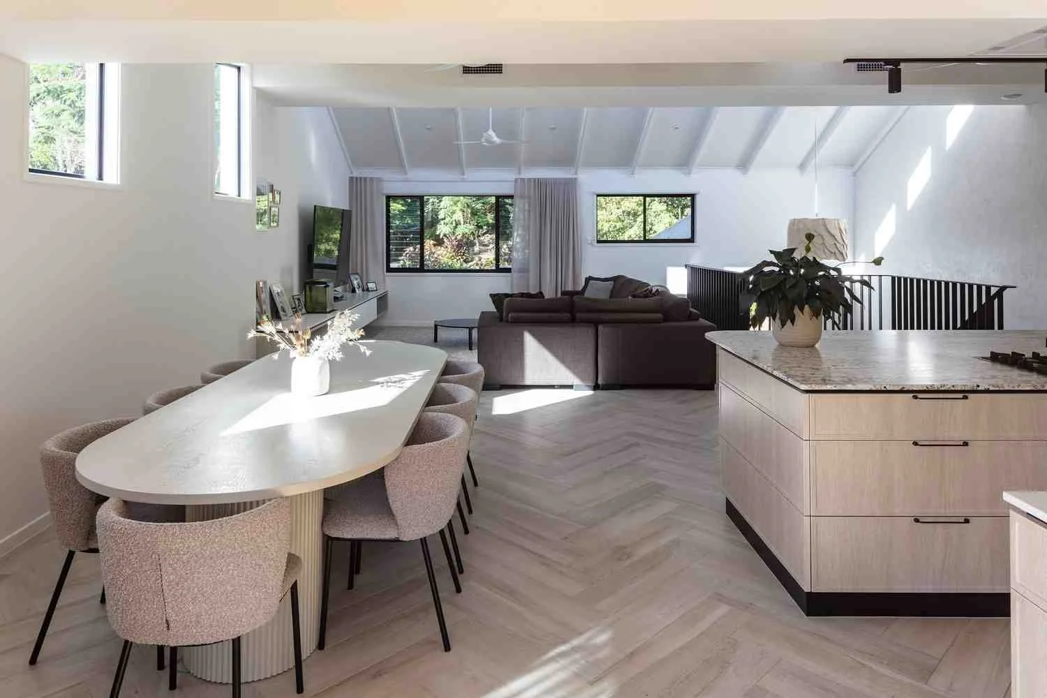 Perfectly Balanced: Colour and Finish Solutions for a Cohesive Home Design