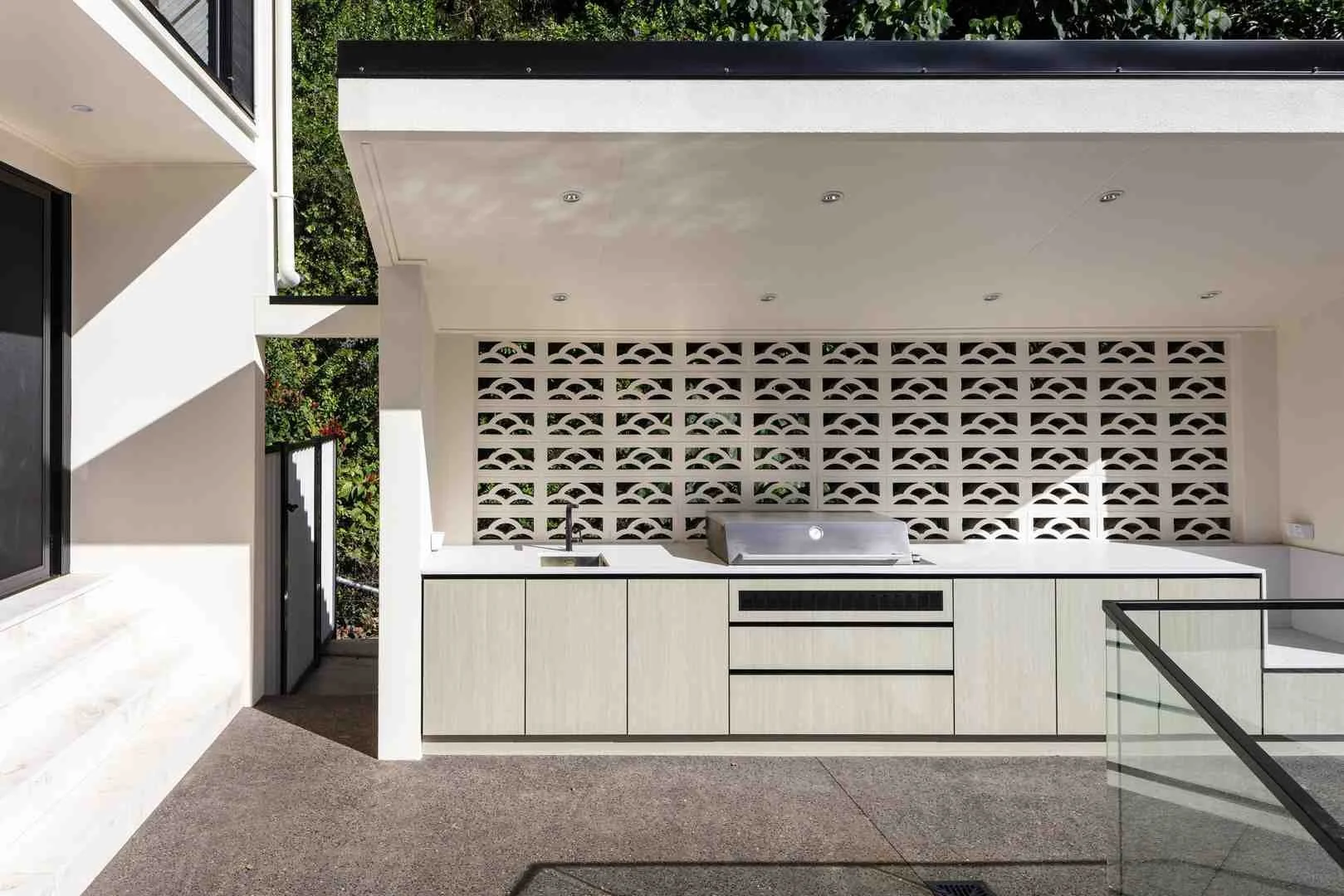 From Plans to BBQ Parties: Crafting Outdoor Spaces That Function Perfectly