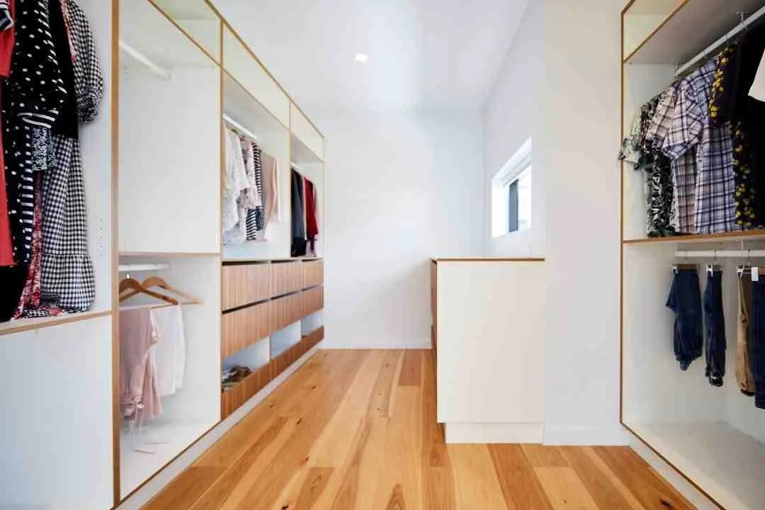 Built-In Wardrobes Sunshine Coast: Crafting Custom Storage Solutions
