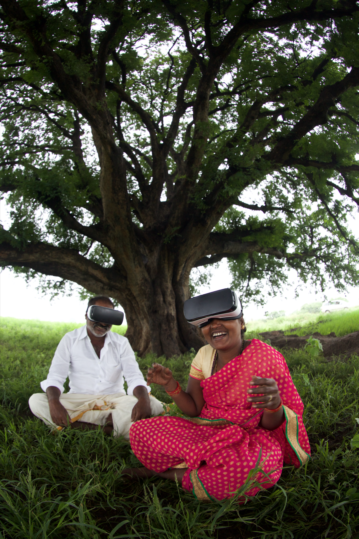 Subjects_ExperiencingVR.png