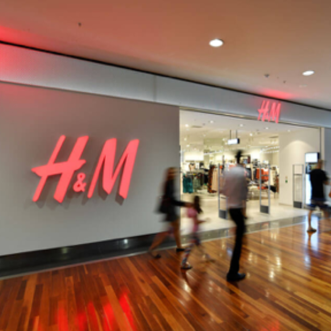 H m shopping. H&M hennes & Mauritz. H M вывеска. H M магазин. H&M фото.