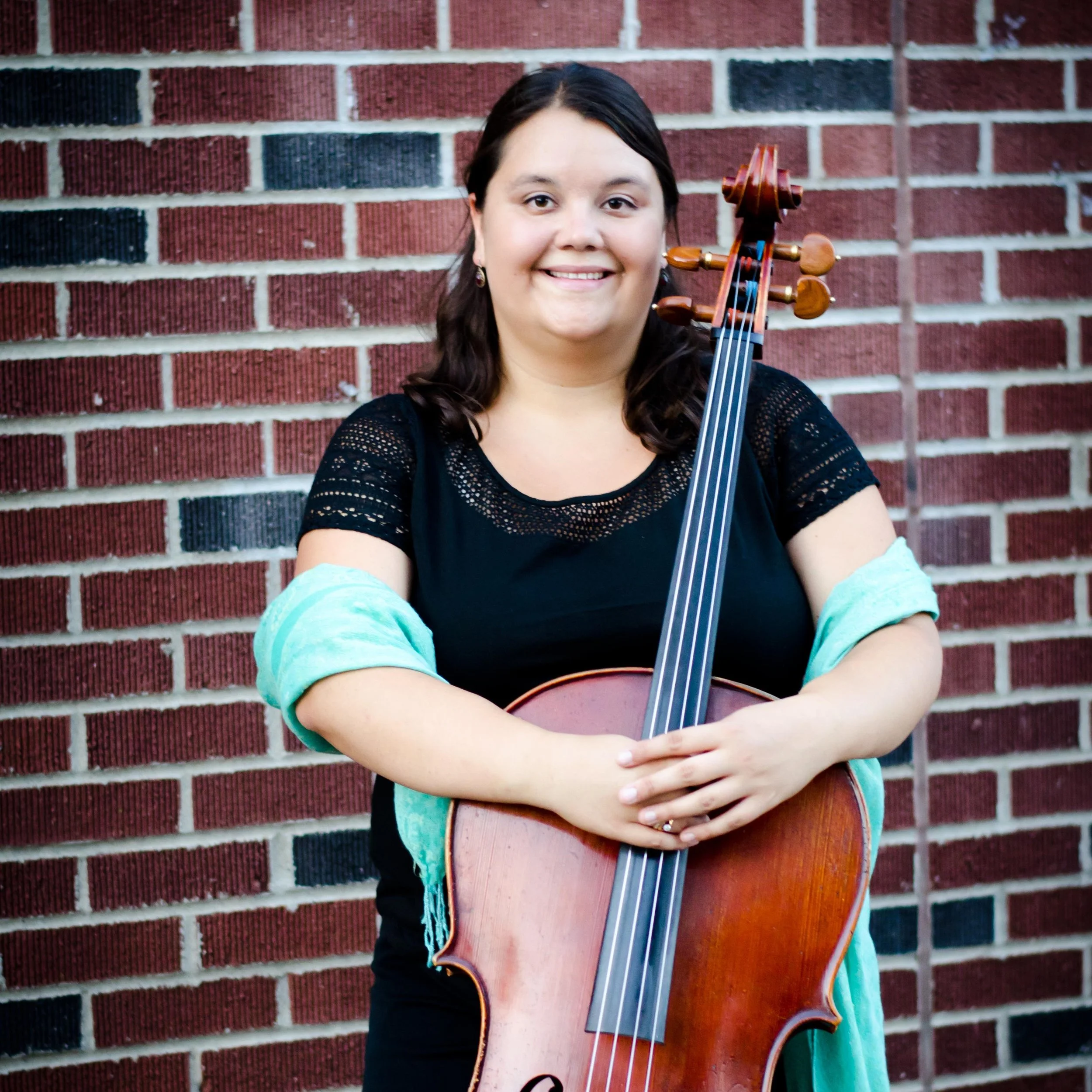 Lindsay Schlemmer, cello