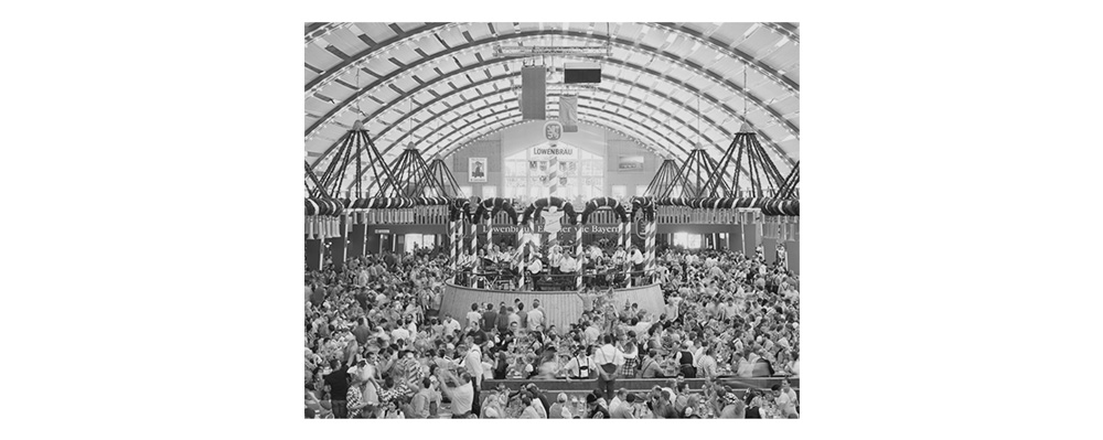Image V – Oktoberfest The world’s biggest traditional festival takes place every year since 1810 and lasts between 16 and 18 days, located at the Theresienwiese in Munich. Every Year, about 6 million visitors consume 12.7 million pints of beer (6.6 million „Maß“), 500,000 chicken, 59,000 pig legs, 116 ox, 85 whole calves and 25 tons of fish in the 14 bigger and 15 smaller festival tents. The ”Löwenbräu Festzelt” contains 5,800 available seats inside and therefore belongs to the big tents. In 2011, visitors spent 1.1 billion Euros during the two weeks of the festival.
