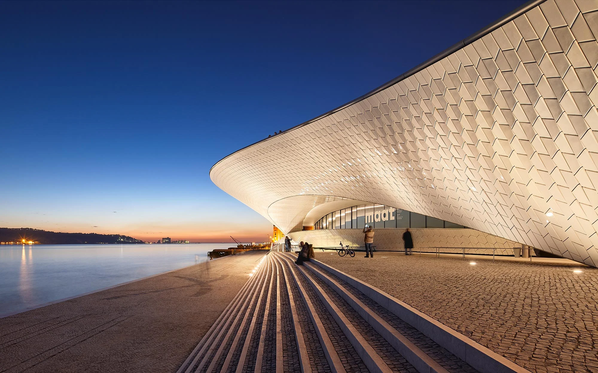 Piet Niemann Architectural Photographer based in Hamburg, Germany / available worldwide / Architekturfotograf / Architekturfotografie / MAAT LISBON BY AL_A Amanda Levete Architects London