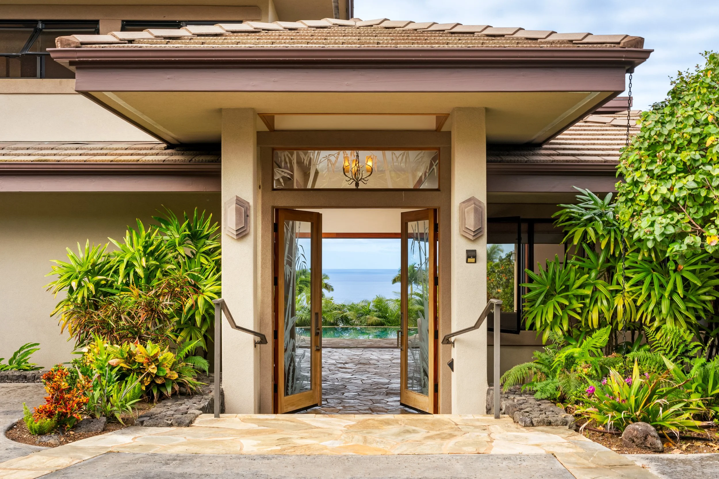 2finch-78-6953 Kiaaina-2.jpg