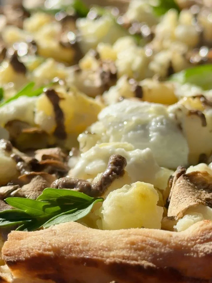 Decembers almost done and so is this months special. Get it while you can! 

#3grainspizza #decemberspecials #limitedtime