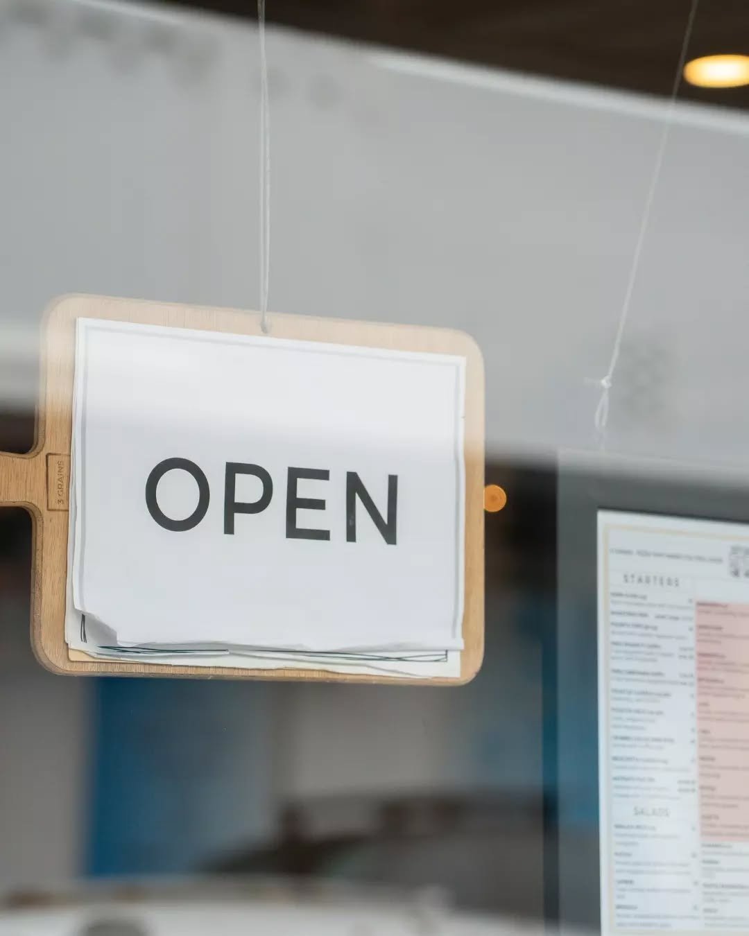 We know the week before Christmas can get busy&hellip;so whether it's a last-minute catch-up or a chilled pizza night, we&rsquo;re here. 🍕

3 GRAINS Williamstown is open Monday 22nd through to Christmas Eve Wed 24th. Book your table or just pop in!