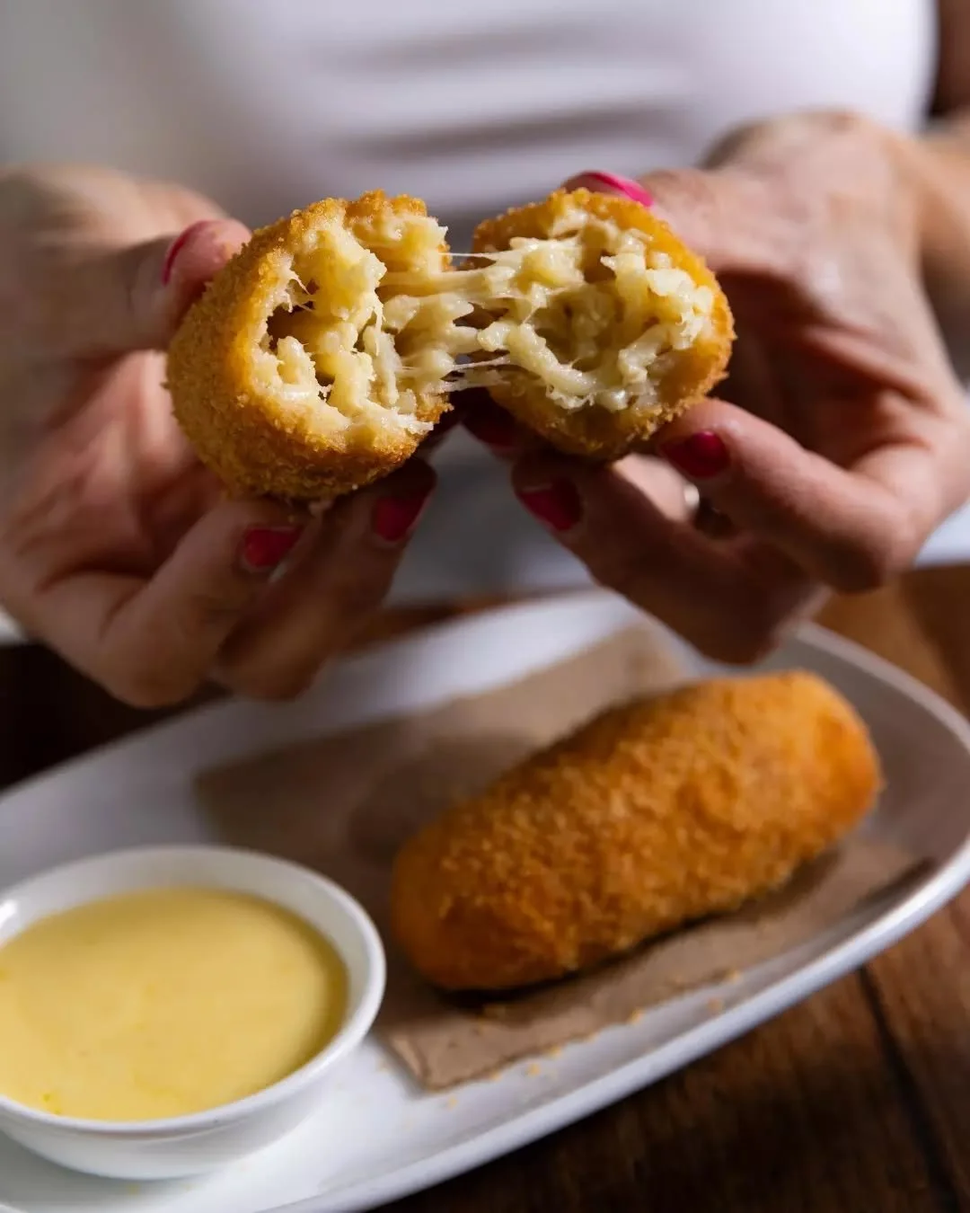 To spaghetti suppli or to carbonara suppli&hellip; that is the question.
Each one made the Roman way - with spaghetti, not rice.
Golden, crisp, and full of flavour. No shortcuts. Just tradition reimagined.