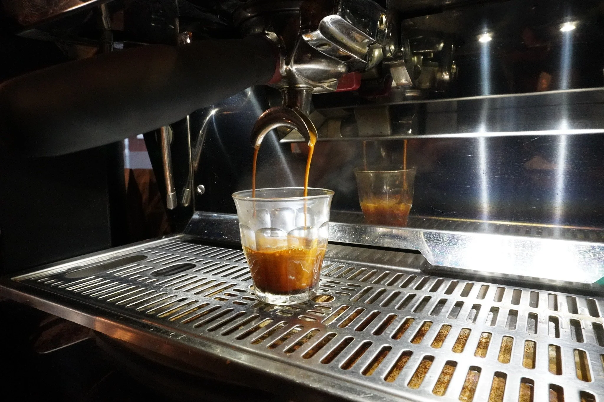 Start your Monday, at Laneway 🖤

 #DarwinCafes #LanewayLove #goodvibes #lanewaycoffee