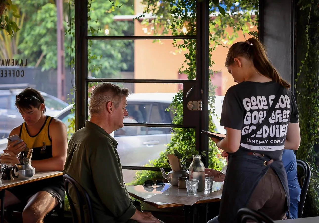 Coffee and friends from 7.30am 🌴🖤