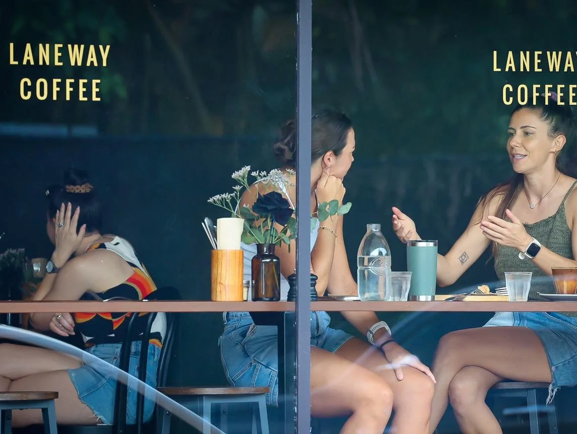 Saturday vibes. 🖤

Market and meetings with friends for the win!