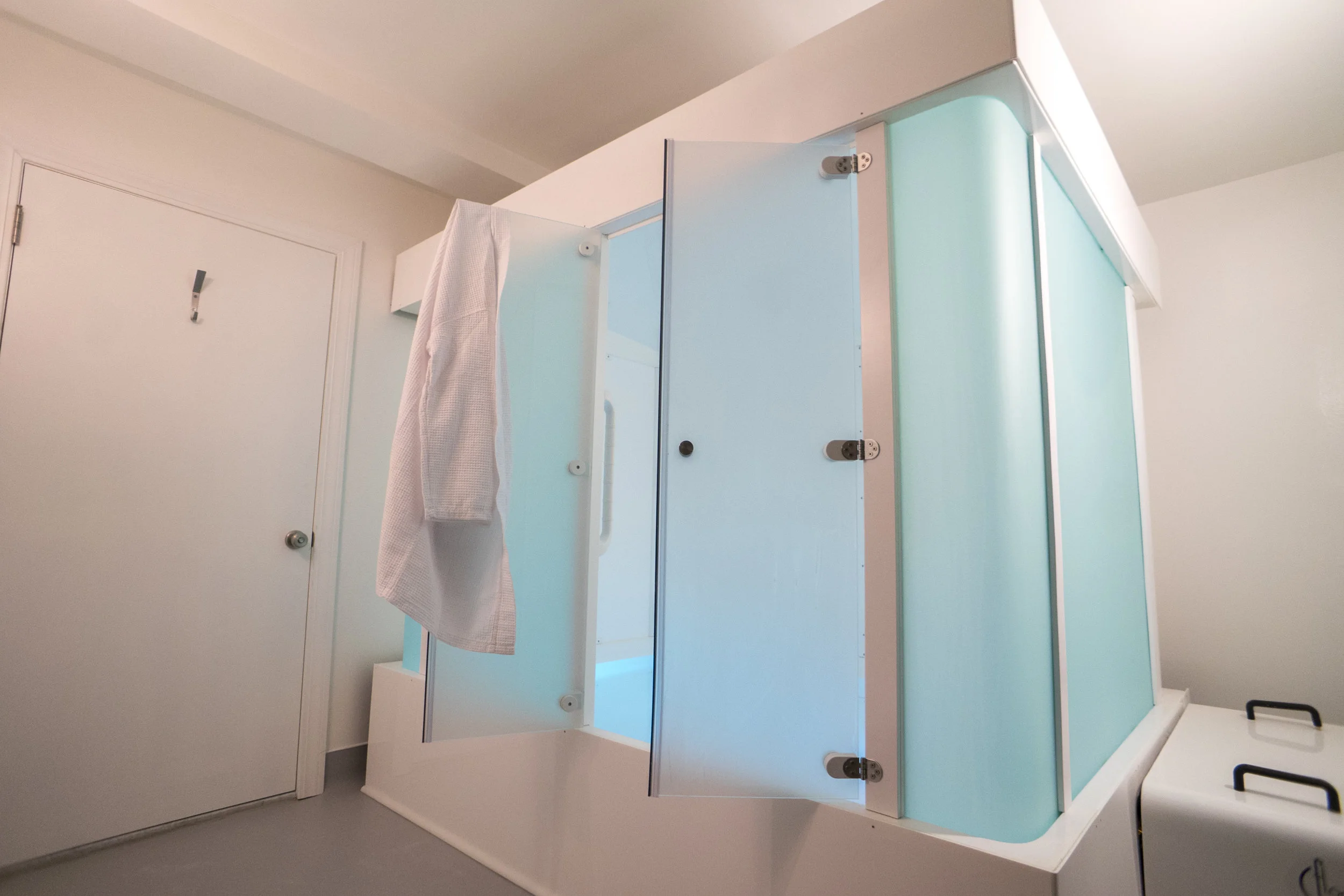 Floataway cabin 02.JPG