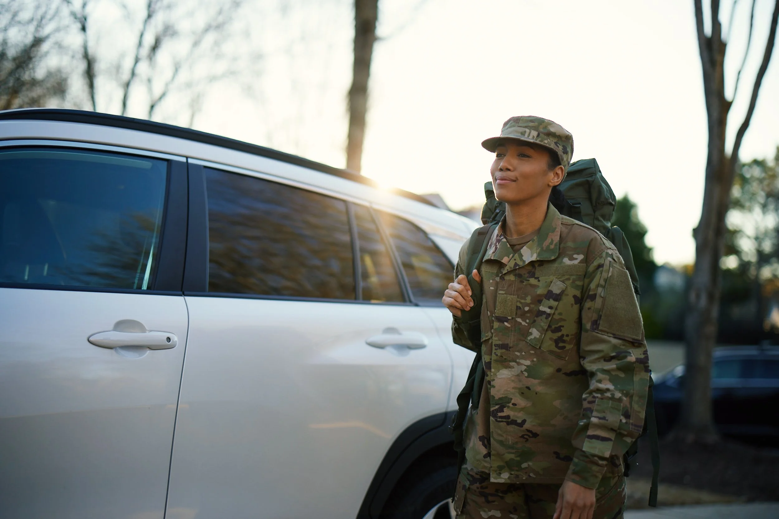 USAA_CC_12152022_ActivelyMilitaryWalkingToCar01_04384.jpg