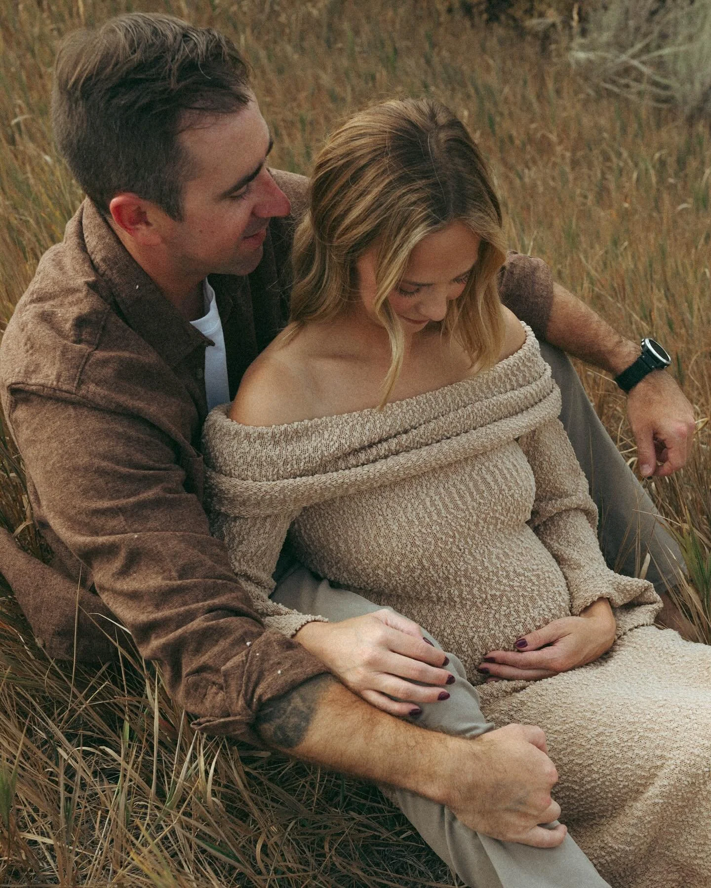 So much to share with you guys starting with these precious friends from my mini sessions in Utah 🫶🏻 We were stationed at Eielson with Memory, Lance and Maddux and they were one of the few fams I photographed during our time in Alaska. They are tru