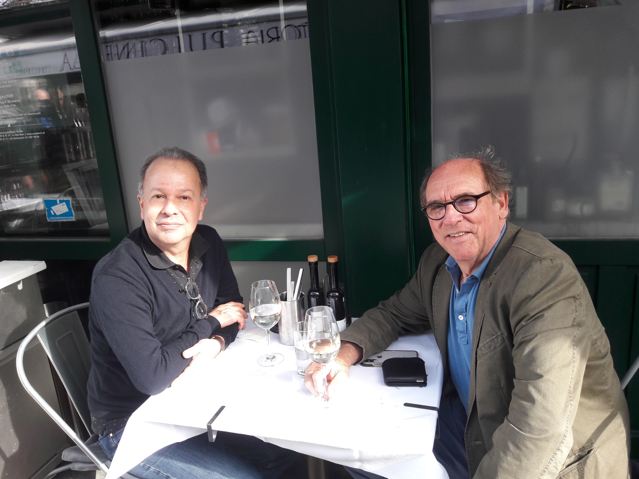 "So much to tell" (by Peter Breuer): Pas de Quatre "reinvented"