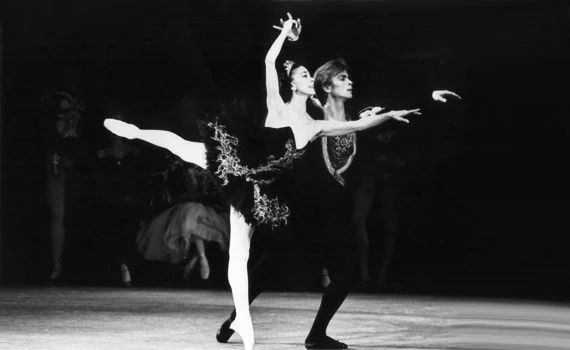 Margot Fonteyn & Rudolph Nureyev: Black Swan pas de deux