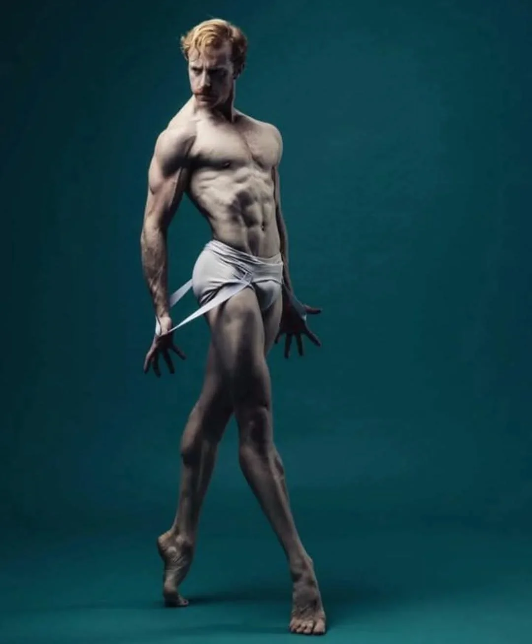 Demi-pointe: Steven MacRae