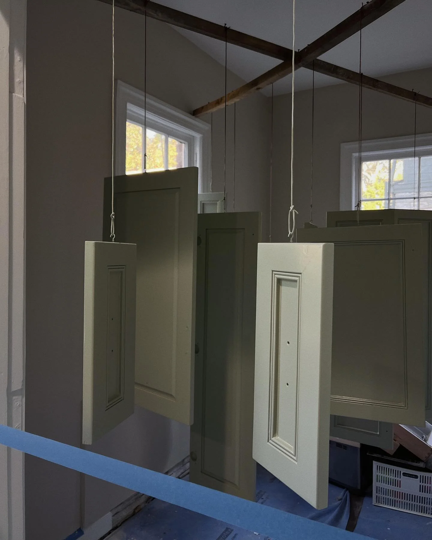 The prettiest sage green cabinets coming real soon.

⛳️🐢🍀🍐

Interior design: @cassidyannflip 

#annaliinteriors
#workinprogress
#wip
#kitchencabinets
#kitchenremodel 
#kitchendesign
#cabinetdesign
#kitcheninspiration 
#kitchenrenovation 
#nashvill