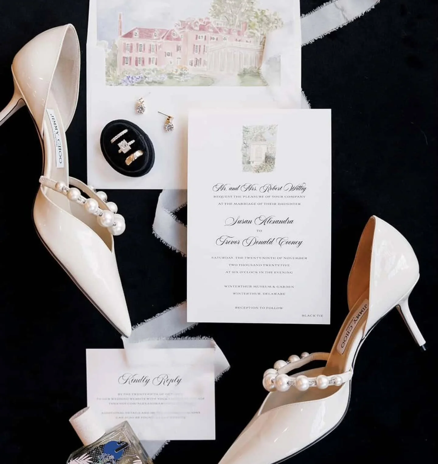 I loved working with 💌@whimsygreenville and 👰&zwj;♀@alexwittig on wedding invitation artwork featuring the Winterthur Mansion and Tower.  Classic design and elegance for this stunning affair!

📸 @kseniyaberson 

#handpainted #watercolor #weddingar