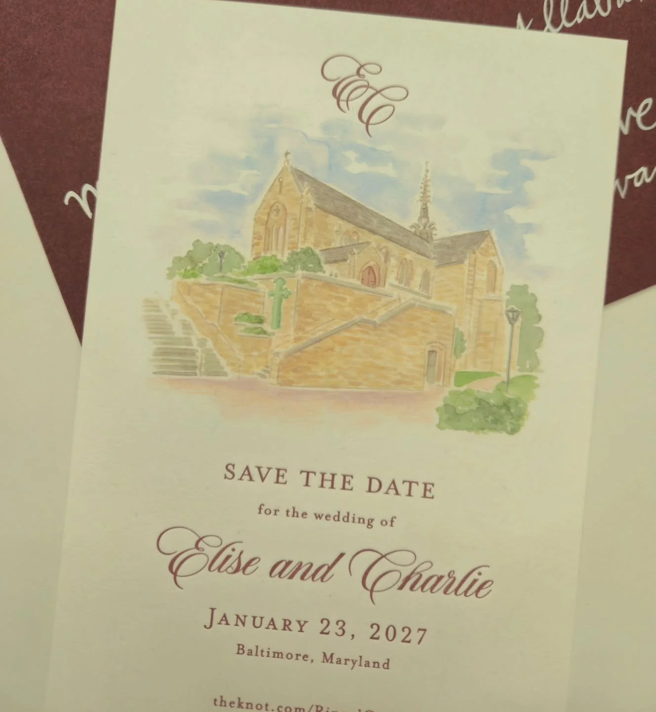 An ✨️extra special✨️ couple's Save the Date ~ a watercolor illustration of Loyola University Alumni Chapel + dimensional letterpress text + richly colored envelopes = a winner by @prettyinprintct.
Setting the mood for this elegant winter wedding.
❤️?