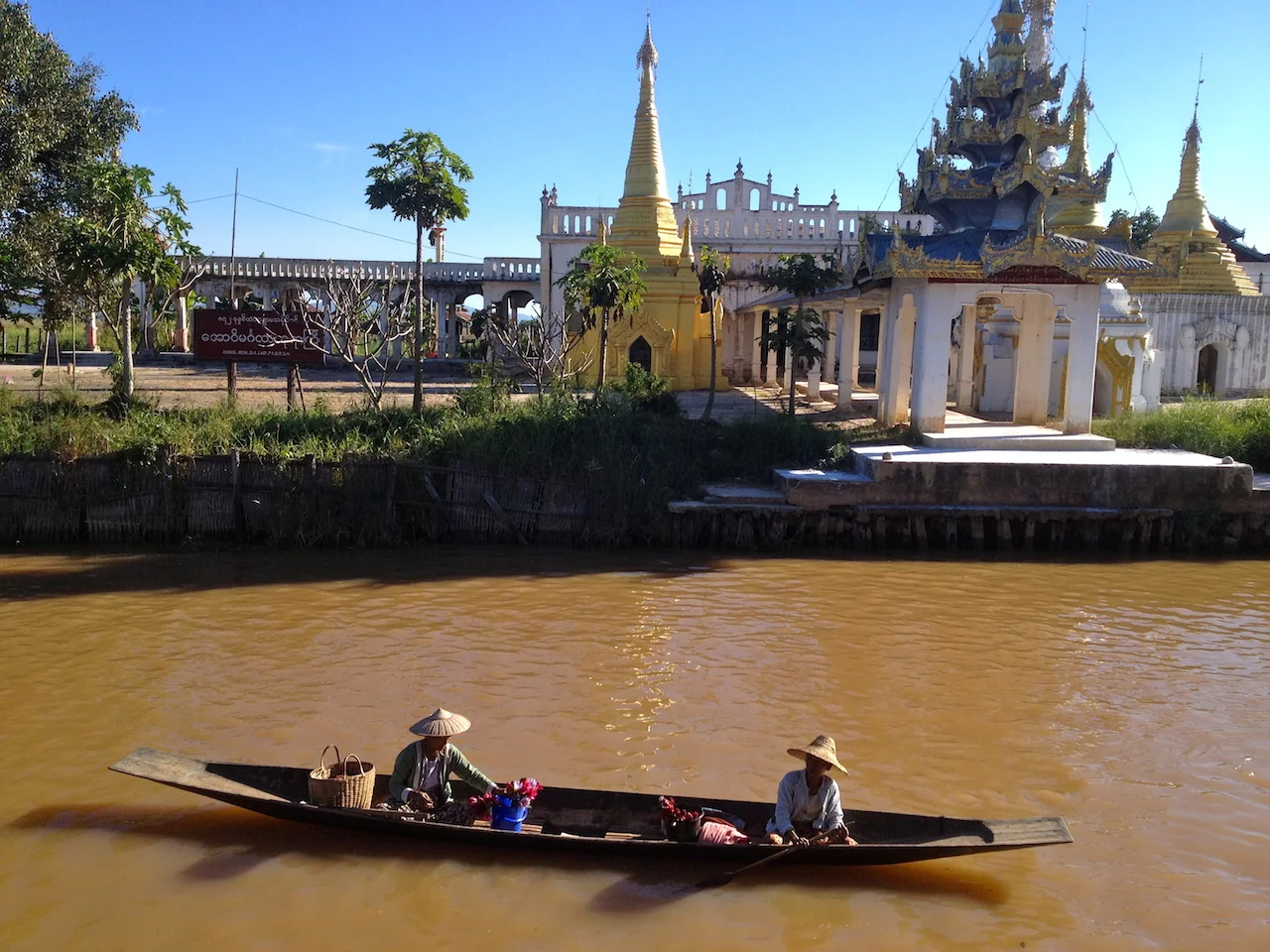 myanmar_inle-lake-boat.jpg