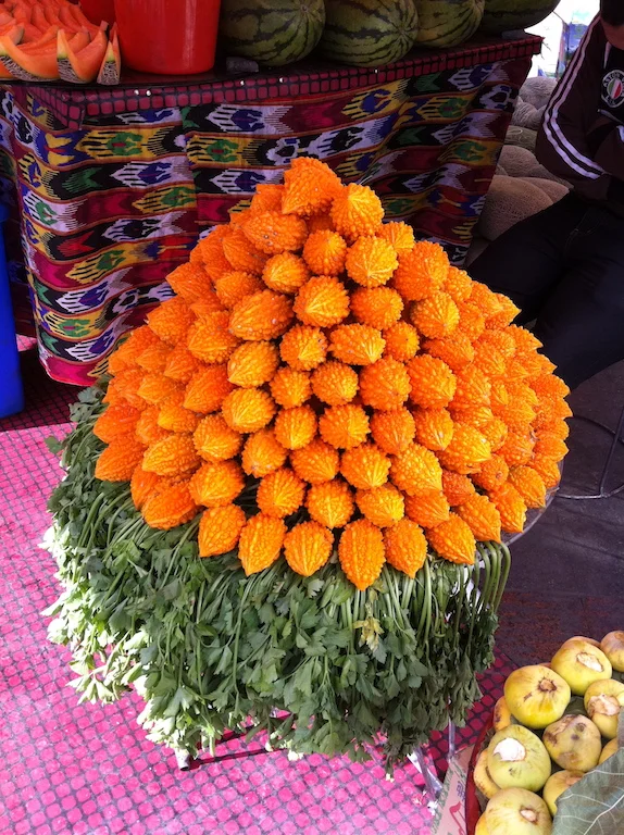 The big bazaar is a “Chinese souk” with stalls of fresh fruits, dried fruits, nuts, spices and Chinese medicinal herbs