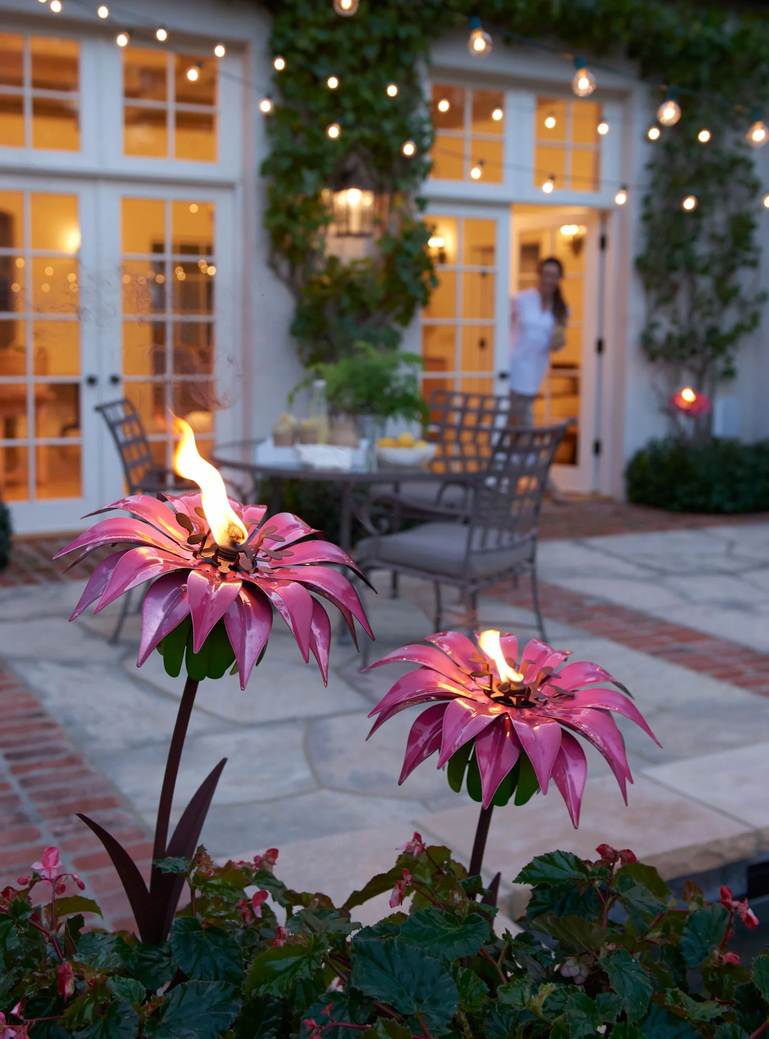 cover_flower_torches_party-372.jpg