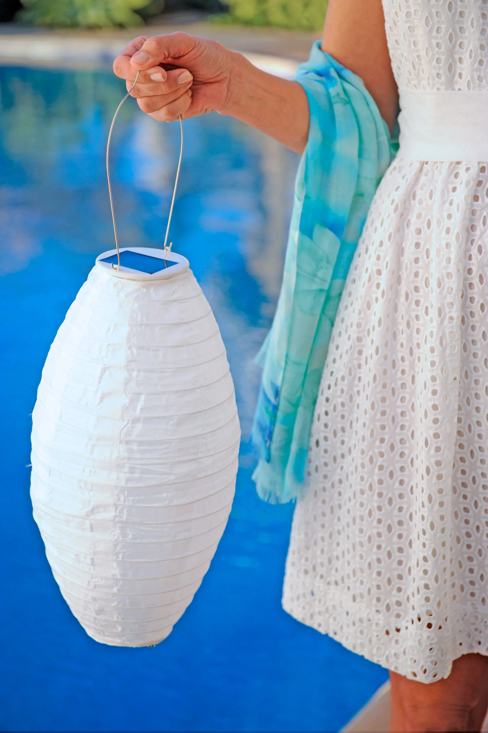 white_latern_cover_013.jpg