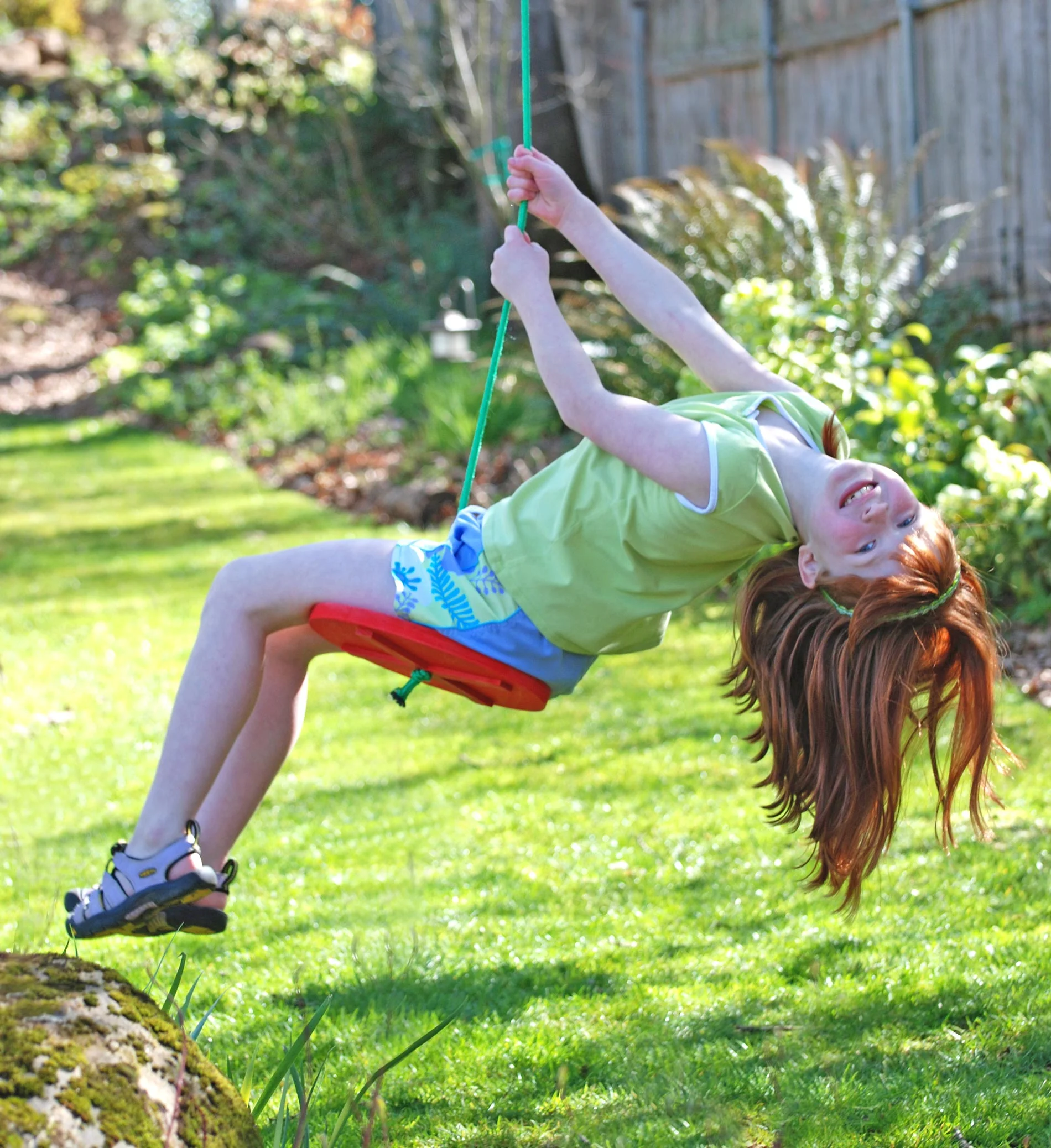 megs_on_swing_2185.jpg