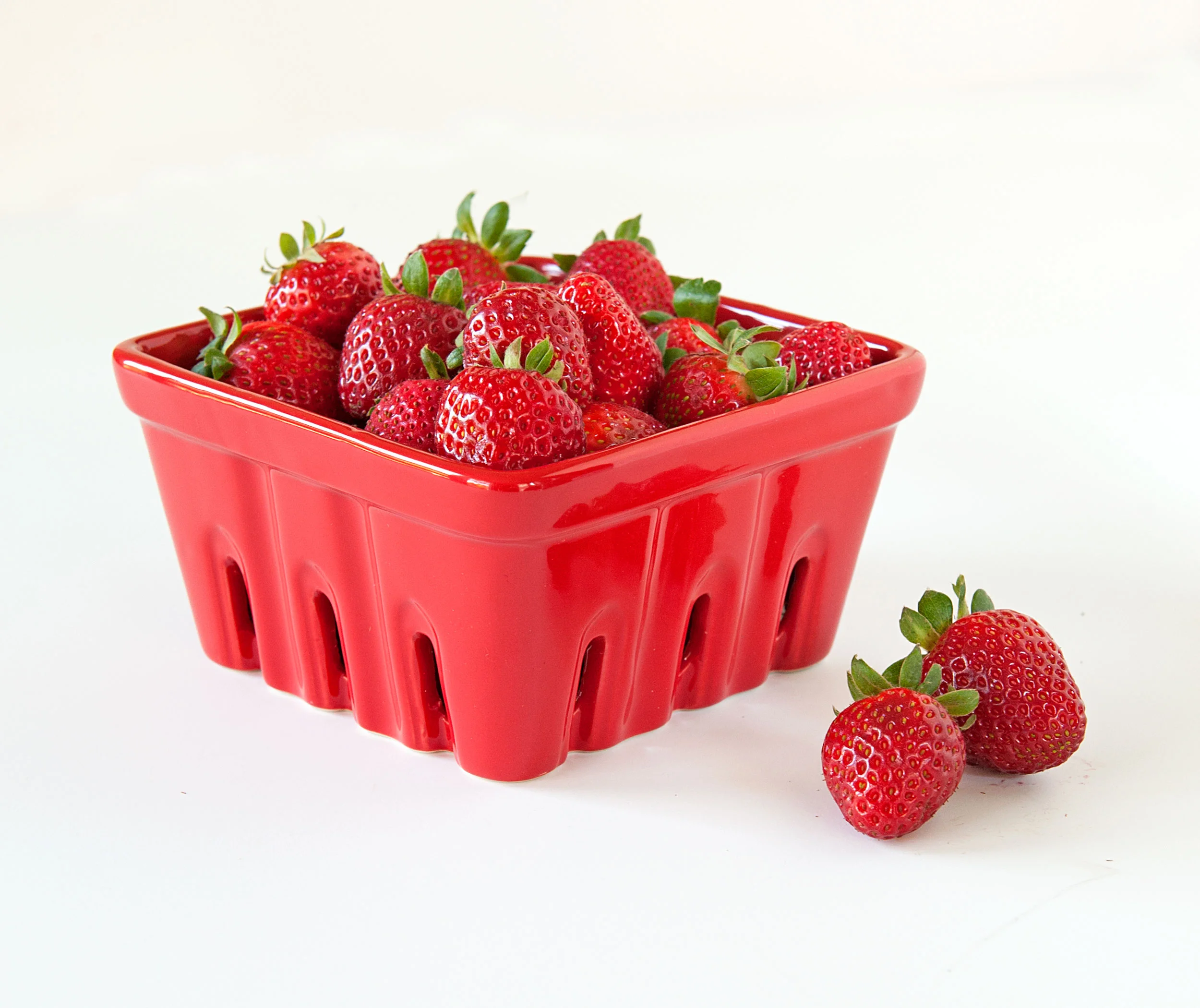p31_berry_strainer_with_berries.jpg