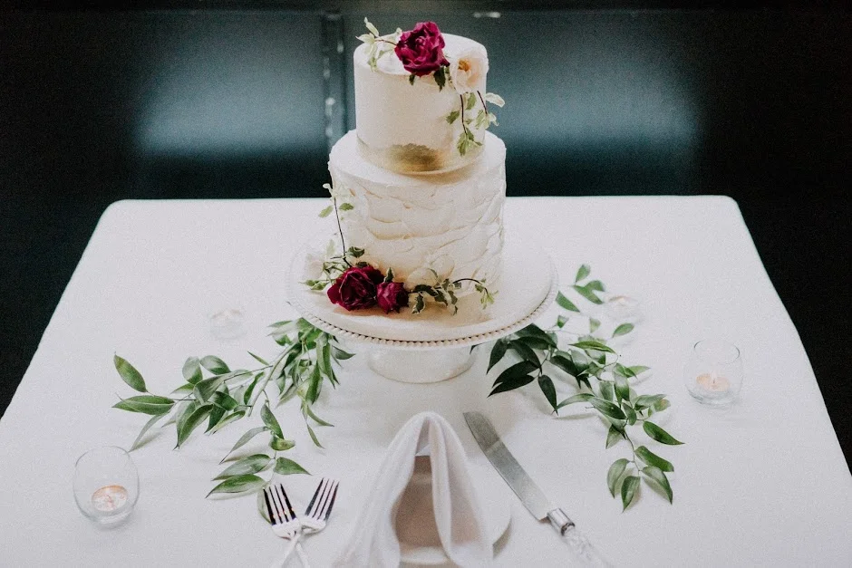 Sweet Heather Anne's buttercream frosting cake added just the right amount of garden appeal. 